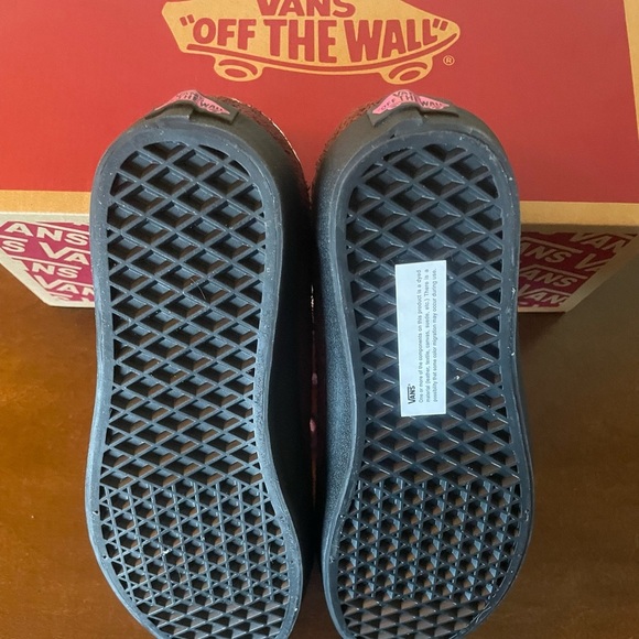 Vans - Picture 7 of 8